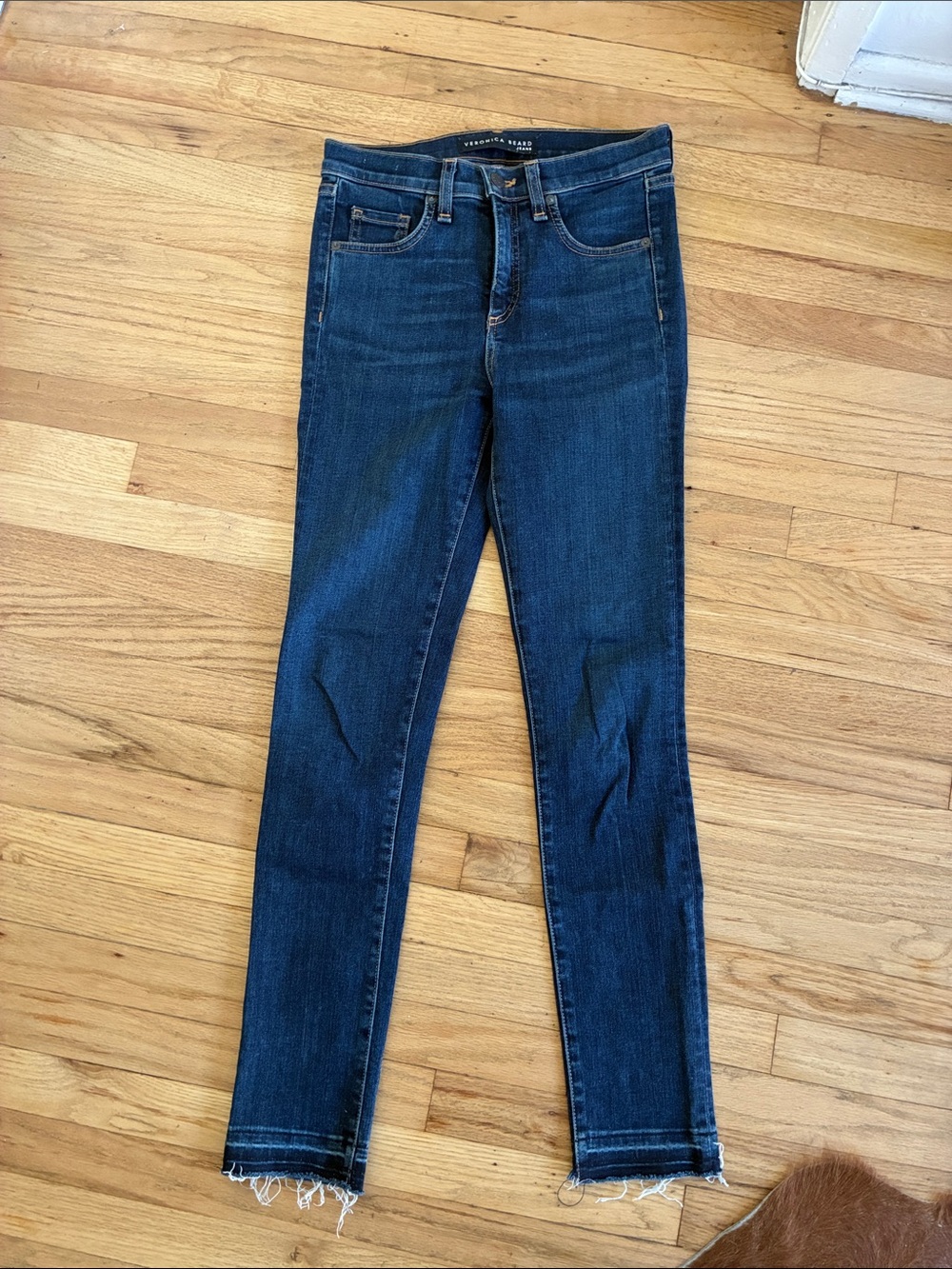 Veronica beard wash: vintage w/fray style J0720001 Skinny Jeans in Dark Indigo